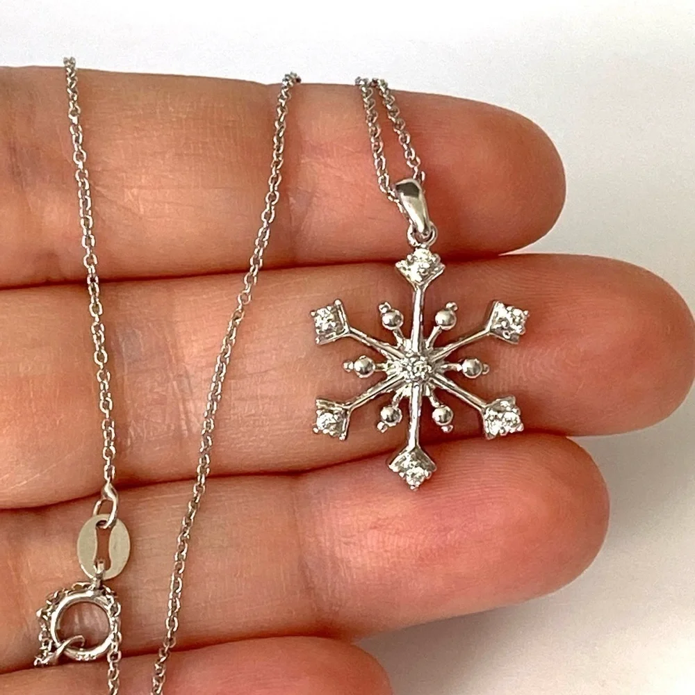 925 SAI Necklace Snowflake CZs Pendant Chain 18” 3.27g